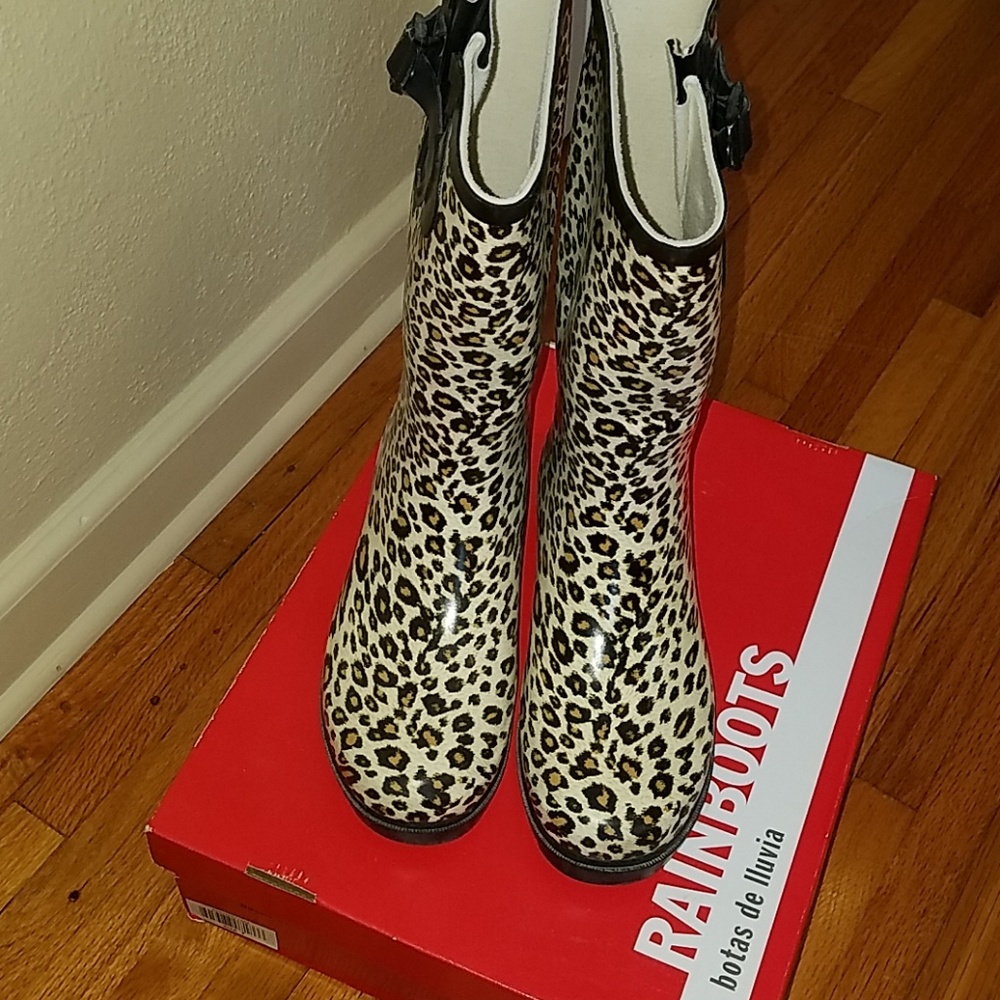 Cheetah print rainboots